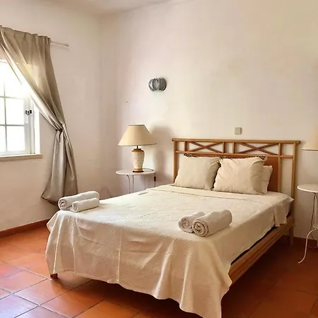 York House בית הארחה לאגוּ‏ש