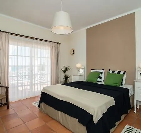 York House 3* 라고스